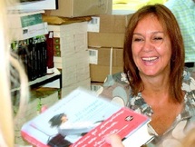 Cérémonie en l’honneur de l’auteur de "Tiempo entre costuras" : Tétouan rend hommage à Maria Duenas Cérémonie en l’honneur de l’auteur de "Tiempo entre costuras" : Tétouan rend hommage à Maria Duenas