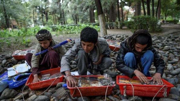 La génération des Afghans de moins de 18 ans n'a connu que la guerre La génération des Afghans de moins de 18 ans n'a connu que la guerre
