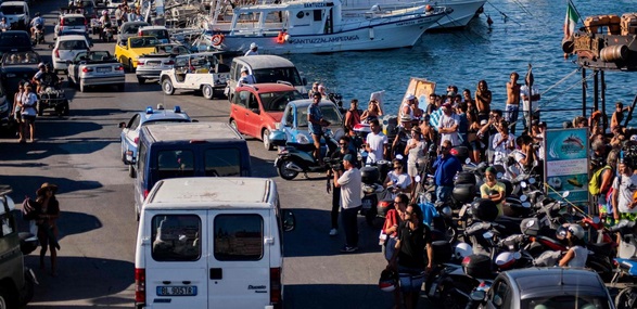 13 femmes mortes et une dizaine de disparus dans un naufrage à Lampedusa