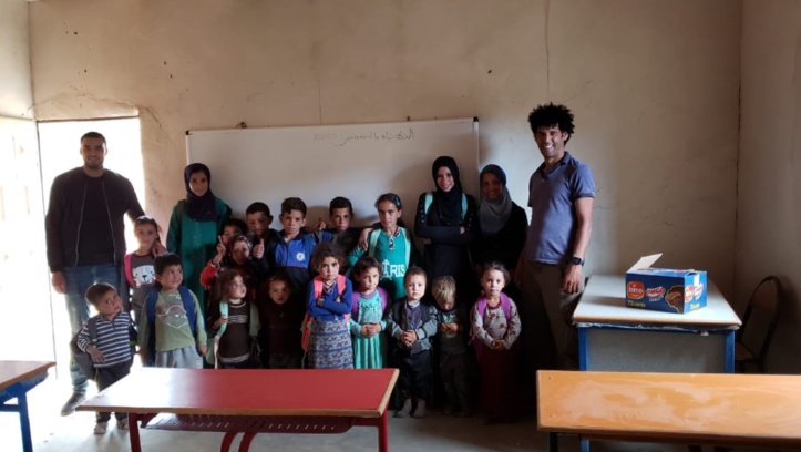 L’espoir est né de la petite école dans la montagne