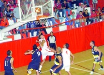 Report du championnat de basketball : Tout va bien dans le désordre Report du championnat de basketball : Tout va bien dans le désordre