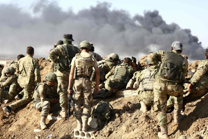 Combats intenses entre forces turques et kurdes pour le contrôle d'une ville clé dans le nord de la Syrie