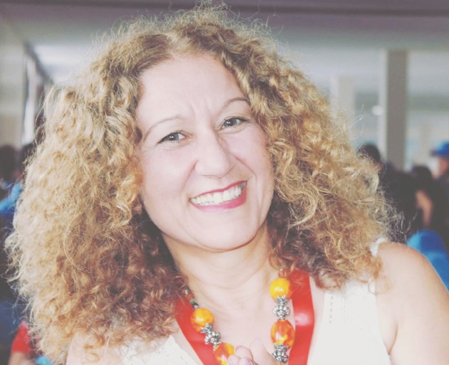 Nadia Akerrouach: Les films éducatifs peuvent être très instructifs de par leur contenu informatif Nadia Akerrouach: Les films éducatifs peuvent être très instructifs de par leur contenu informatif