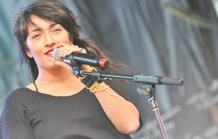 A Oslo World, Hindi Zahra chante et enchante