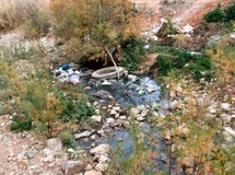 Ordures ménagères et eaux usées déversées en pleine nature : L’insalubrité menace Souk Khemis Aït Ouafkka à Tafraout Ordures ménagères et eaux usées déversées en pleine nature : L’insalubrité menace Souk Khemis Aït Ouafkka à Tafraout