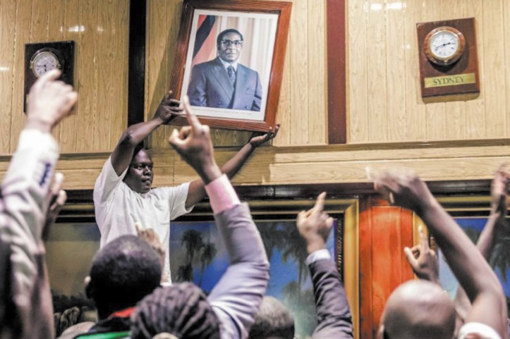 Deux ans après le coup d'Etat, les Zimbabwéens se sentent trahis