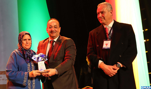 Hommage à quatre pionniers du  théâtre marocain  à l'ouverture du Festival national  du théâtre