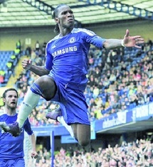Chelsea assure l’essentiel at home : 100ème but de Drogba en Premier League Chelsea assure l’essentiel at home : 100ème but de Drogba en Premier League