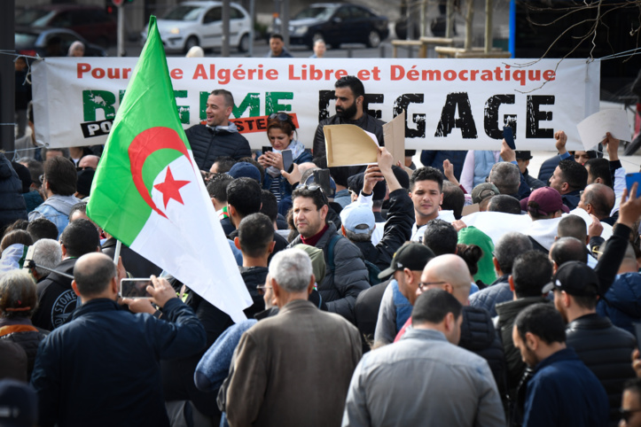 Manifestation nocturne à Alger contre la présidentielle Manifestation nocturne à Alger contre la présidentielle