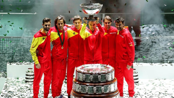 Nadal offre à l'Espagne son 6ème Saladier d'Argent Nadal offre à l'Espagne son 6ème Saladier d'Argent