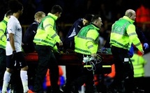 Fabrice Muamba entre la vie et la mort : Le joueur de Bolton s'est effondré inanimé sur la pelouse de Tottenham Fabrice Muamba entre la vie et la mort : Le joueur de Bolton s'est effondré inanimé sur la pelouse de Tottenham