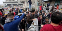 Les Irakiens par milliers dans la rue malgré une tuerie à Bagdad Les Irakiens par milliers dans la rue malgré une tuerie à Bagdad