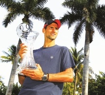 Novak Djokovic sur un nuage avant la terre