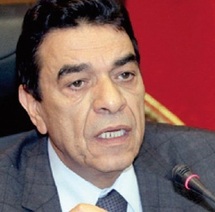 Après s'être attiré l'ire des journalistes : El Ouafa se met à dos le corps enseignant de Laâyoune Après s'être attiré l'ire des journalistes : El Ouafa se met à dos le corps enseignant de Laâyoune