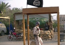 Après la réouverture de l’aéroport de Sanaa : Nouveaux affrontements meurtriers entre l’armée et Al-Qaïda Après la réouverture de l’aéroport de Sanaa : Nouveaux affrontements meurtriers entre l’armée et Al-Qaïda