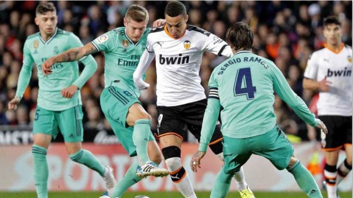 Liga : Le Real trébuche à Valence, à trois jours du Clasico Liga : Le Real trébuche à Valence, à trois jours du Clasico