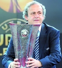 Michel Platini dénonce des prix d'hôtels de "bandits" en Ukraine Michel Platini dénonce des prix d'hôtels de "bandits" en Ukraine