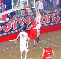 Première journée du play-off de basketball : Un round décisif pour la suite de la compétition Première journée du play-off de basketball : Un round décisif pour la suite de la compétition