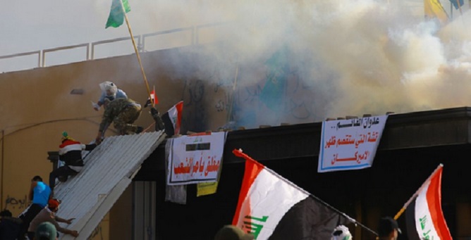 Retrait des manifestants du secteur de l'ambassade américaine à Bagdad Retrait des manifestants du secteur de l'ambassade américaine à Bagdad
