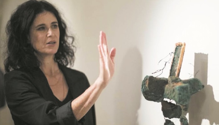 L’artiste Houda Terjuman expose sa nouvelle collection de toiles et de sculptures à Marrakech L’artiste Houda Terjuman expose sa nouvelle collection de toiles et de sculptures à Marrakech