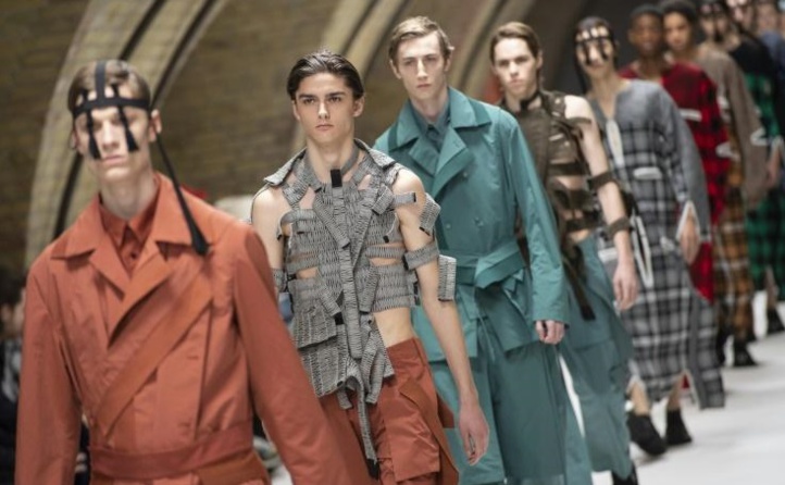 De Milan à Paris, la mode envoie son message anti-Brexit