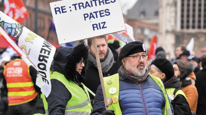 Le gouvernement français veut aller au bout sur les retraites, la grève se poursuit