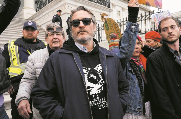 Joaquin Phoenix arrêté lors d’une manifestation Joaquin Phoenix arrêté lors d’une manifestation