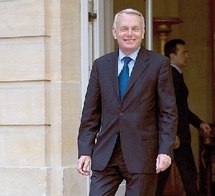 Martine Aubry ne sera pas au gouvernement : Jean-Marc Ayrault a pris ses fonctions de Premier ministre Martine Aubry ne sera pas au gouvernement : Jean-Marc Ayrault a pris ses fonctions de Premier ministre