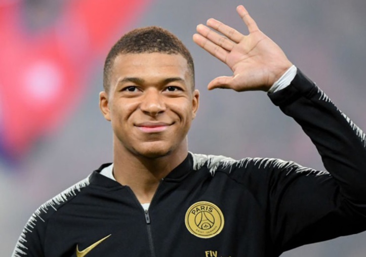 Le beau geste de Kylian Mbappé Le beau geste de Kylian Mbappé