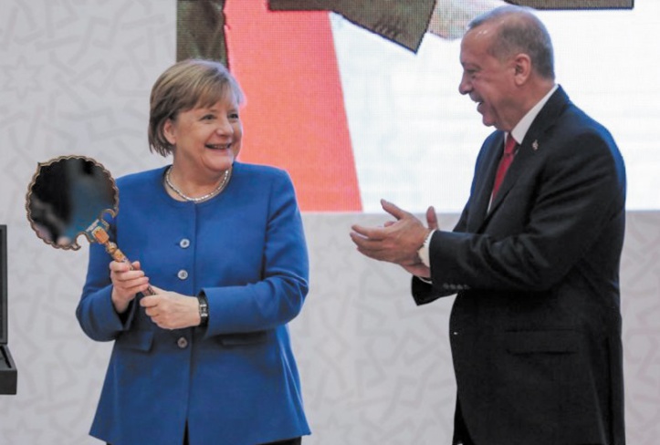 En recevant Merkel, Erdogan met en garde contre une propagation du chaos libyen