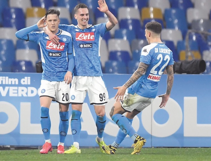 Calcio : Naples fait tomber la Juventus Calcio : Naples fait tomber la Juventus