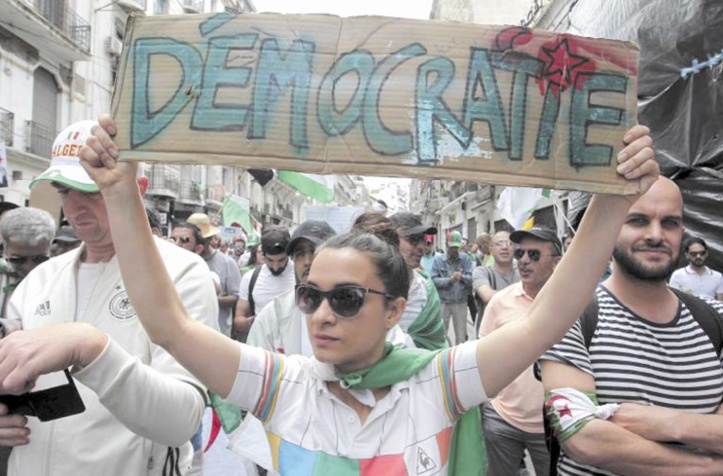 Pour HRW, la répression du "Hirak" se poursuit depuis la présidentielle algérienne