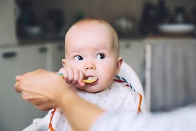 Le risque des édulcorants pour le développement des bébés