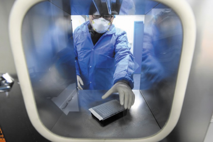 La mort du médecin lanceur d'alerte du coronavirus provoque la colère en Chine