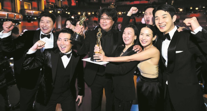 Le film sud-coréen “Parasite” entre dans la légende des Oscars