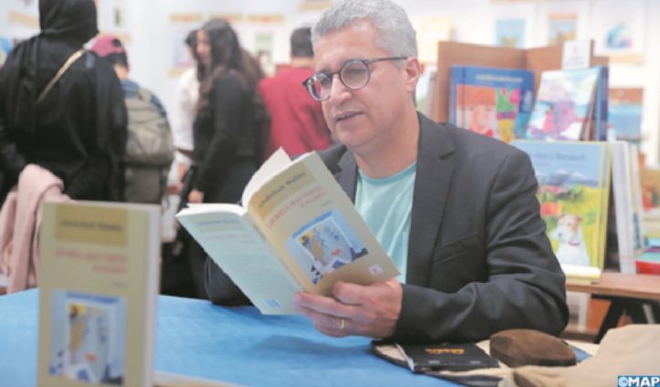 Abdellah Baida présente son recueil de nouvelles “Les djellabas vertes se suicident” au SIEL Abdellah Baida présente son recueil de nouvelles “Les djellabas vertes se suicident” au SIEL