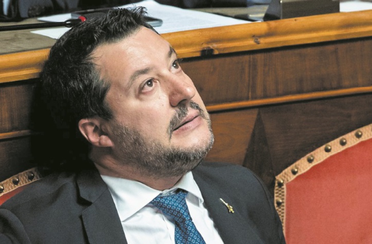Salvini, le chef de l'extrême droite italienne, touché mais pas coulé