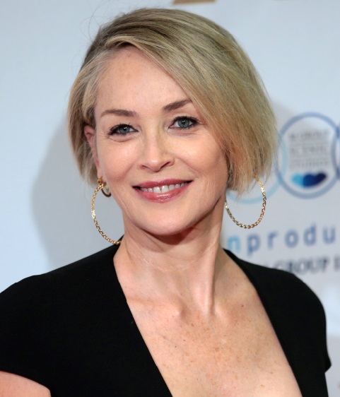 Sharon Stone évoque son expérience avec les sites de rencontres Sharon Stone évoque son expérience avec les sites de rencontres