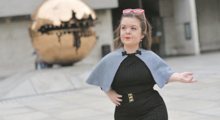 Sinéad Burke, la petite Irlandaise qui interpelle les grands noms de la mode Sinéad Burke, la petite Irlandaise qui interpelle les grands noms de la mode