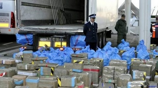 Un chauffeur de camion arrêté à Agadir en possession de 589 kg de chira