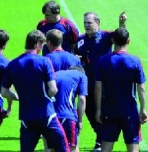 Dick Advocaat, le "Petit général" devenu star de Russie Dick Advocaat, le "Petit général" devenu star de Russie