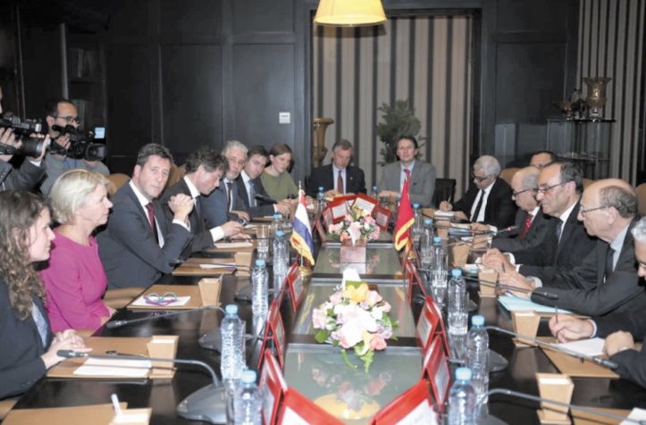 Colloque à la Chambre des représentants sur le thème de “La démocratie participative entre problématiques actuelles et perspectives de développement” Colloque à la Chambre des représentants sur le thème de “La démocratie participative entre problématiques actuelles et perspectives de développement”