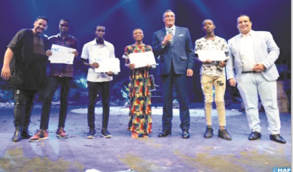 Oualas : Bilan exceptionnel du 3ème Festival “Afrique du rire” Oualas : Bilan exceptionnel du 3ème Festival “Afrique du rire”