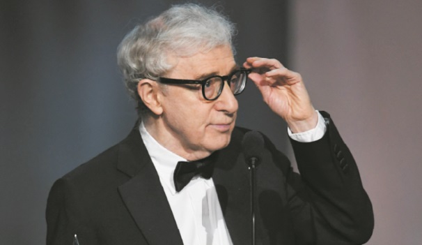 Woody Allen va publier ses mémoires Ronan Farrow scandalisé