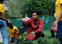 Michelle Obama jardine à la Maison Blanche et en a fait un livre Michelle Obama jardine à la Maison Blanche et en a fait un livre