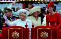 En hommage aux 60 ans de règne d'Elizabeth : Incroyable armada s'empare de la Tamise pour le Jubilé En hommage aux 60 ans de règne d'Elizabeth : Incroyable armada s'empare de la Tamise pour le Jubilé