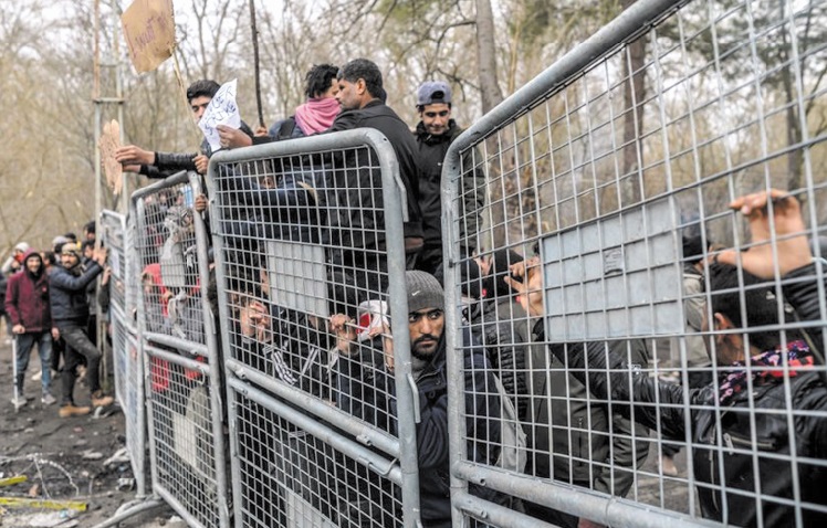 L'Europe envisage d'accueillir jusqu'à 1.500 migrants mineurs arrivés en Grèce L'Europe envisage d'accueillir jusqu'à 1.500 migrants mineurs arrivés en Grèce
