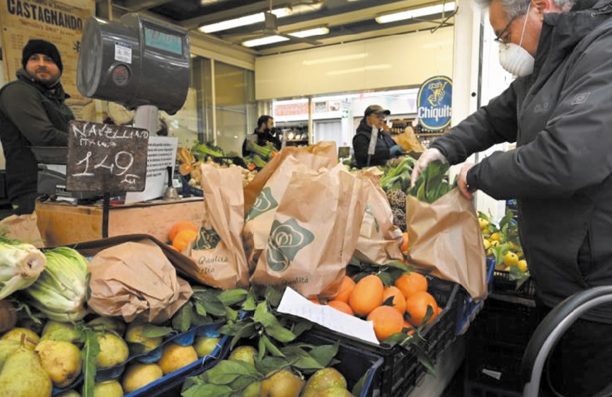 En Italie, manger pour tromper l'ennui... et la pandémie