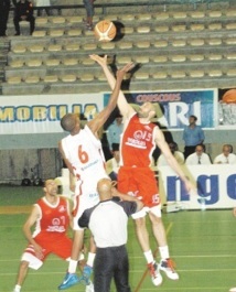 Demi-finales retour du play-off de basketball : Le WAC et la RSB pour le dernier show de la saison Demi-finales retour du play-off de basketball : Le WAC et la RSB pour le dernier show de la saison