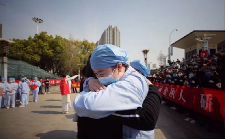 La lueur d’espoir vient de Chine : Vers la fin du confinement à Wuhan